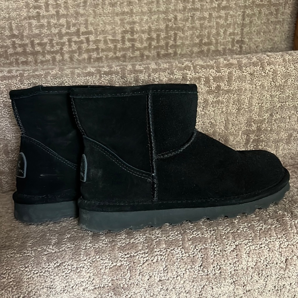 Like new Women’s Ankle Bearpaw Boots